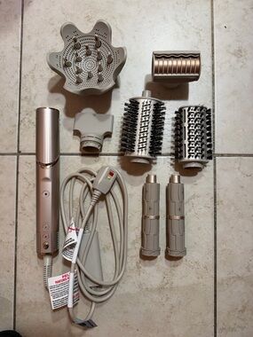Shark FlexStyle Hair Styler and 6 Accessories